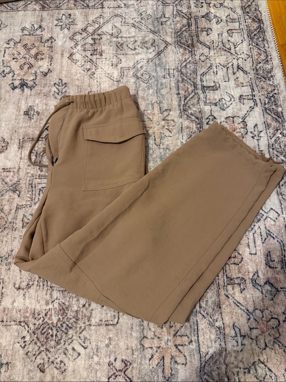 Women’s Drawstring Cargo Pants - Tan